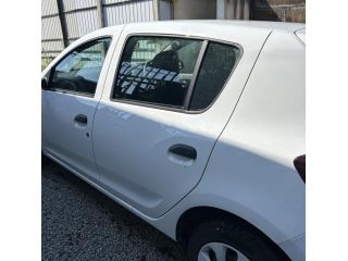 bontott DACIA SANDERO Bal hátsó Ajtó (Üres lemez)