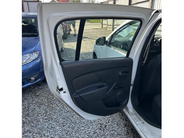 bontott DACIA SANDERO Bal hátsó Ajtó (Üres lemez)