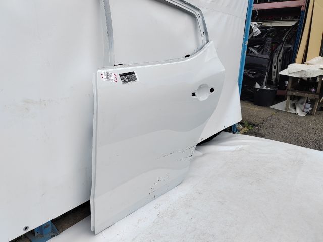 bontott DACIA SANDERO Bal hátsó Ajtó (Üres lemez)