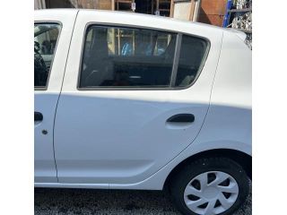 bontott DACIA SANDERO Bal hátsó Ajtó (Üres lemez)
