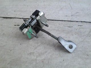 bontott DACIA SANDERO Bal hátsó Ajtóhatároló