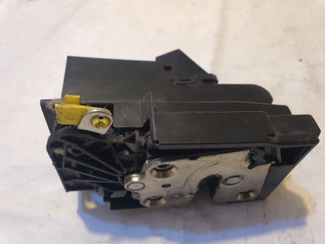 bontott DACIA SANDERO Bal hátsó Ajtózár