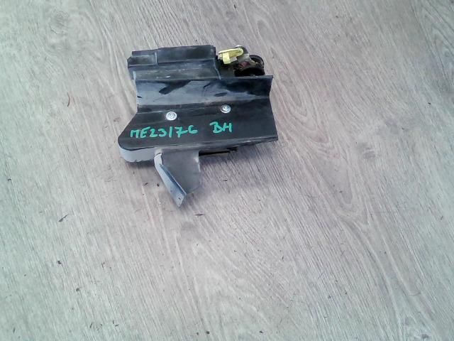 bontott DACIA SANDERO Bal hátsó Ajtózár