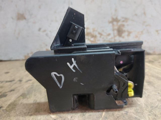 bontott DACIA SANDERO Bal hátsó Ajtózár