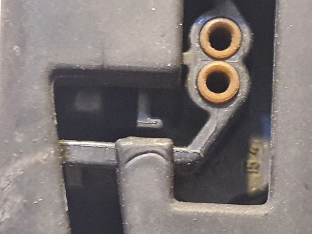 bontott DACIA SANDERO Bal hátsó Ajtózár