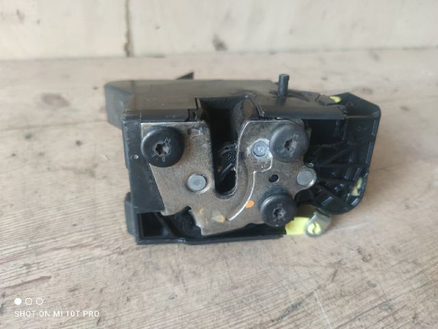 bontott DACIA SANDERO Bal hátsó Ajtózár