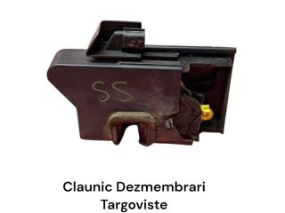 bontott DACIA SANDERO Bal hátsó Ajtózár