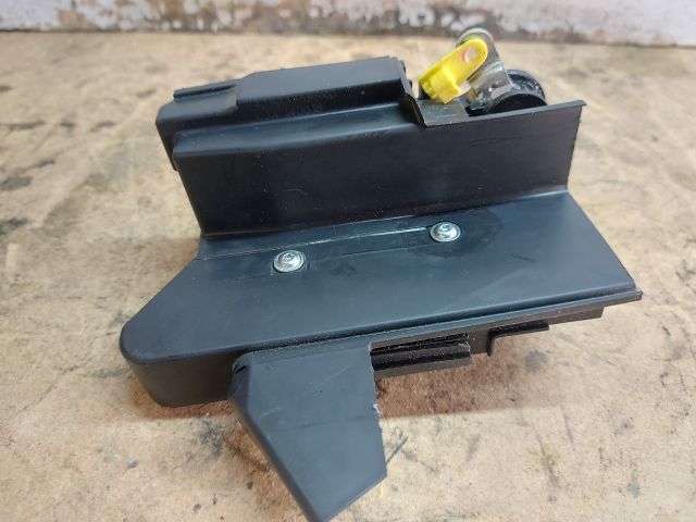 bontott DACIA SANDERO Bal hátsó Ajtózár