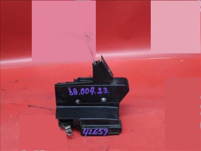 bontott DACIA SANDERO Bal hátsó Ajtózár