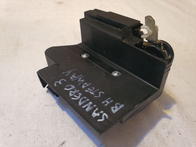 bontott DACIA SANDERO Bal hátsó Ajtózár