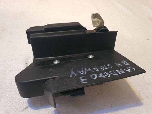 bontott DACIA SANDERO Bal hátsó Ajtózár