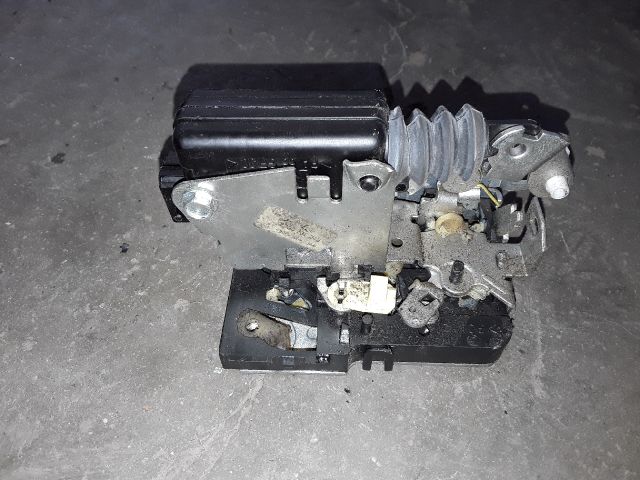 bontott DACIA SANDERO Bal hátsó Ajtózár