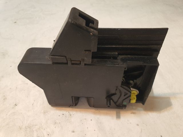 bontott DACIA SANDERO Bal hátsó Ajtózár