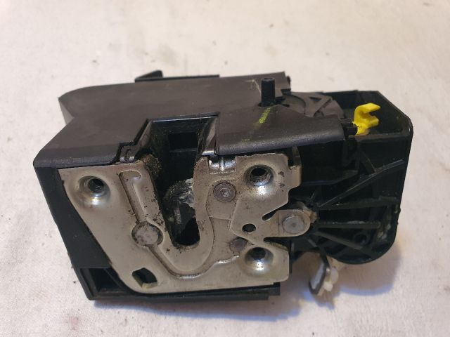 bontott DACIA SANDERO Bal hátsó Ajtózár