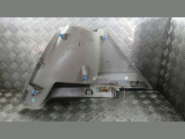 bontott DACIA SANDERO Bal hátsó Csomagtér Burkolat (Műanyag)