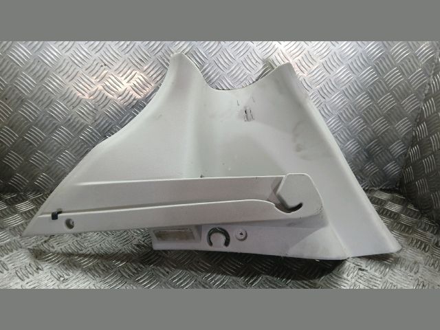 bontott DACIA SANDERO Bal hátsó Csomagtér Burkolat (Műanyag)