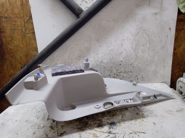 bontott DACIA SANDERO Bal hátsó Csomagtér Burkolat (Műanyag)