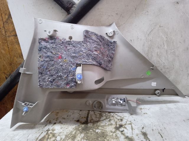 bontott DACIA SANDERO Bal hátsó Csomagtér Burkolat (Műanyag)