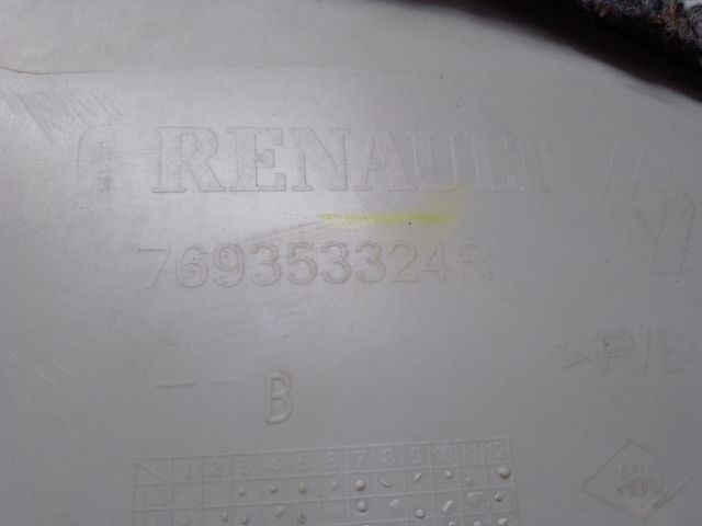 bontott DACIA SANDERO Bal hátsó Csomagtér Burkolat (Műanyag)