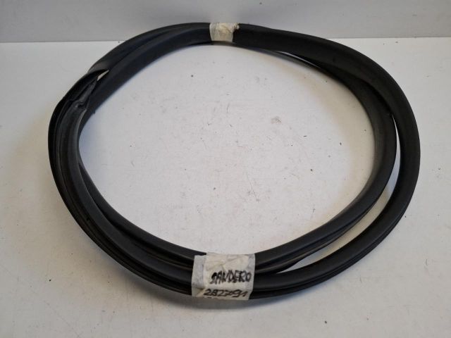 bontott DACIA SANDERO Bal hátsó Gumikéder