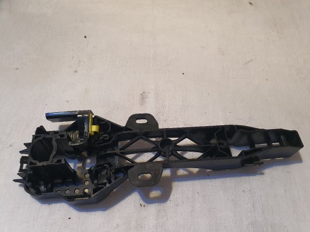 bontott DACIA SANDERO Bal hátsó Külső Kilincsfészek