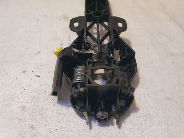 bontott DACIA SANDERO Bal hátsó Külső Kilincsfészek