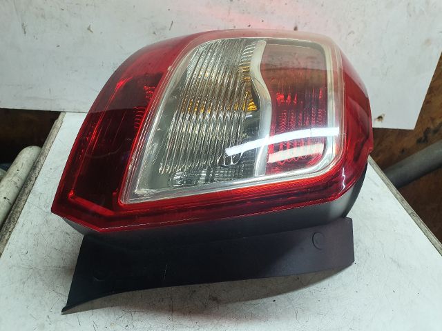 bontott DACIA SANDERO Bal Hátsó Lámpa