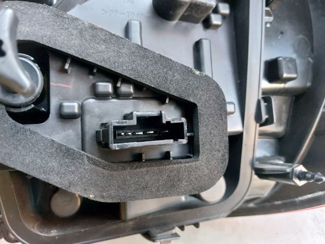 bontott DACIA SANDERO Bal Hátsó Lámpa