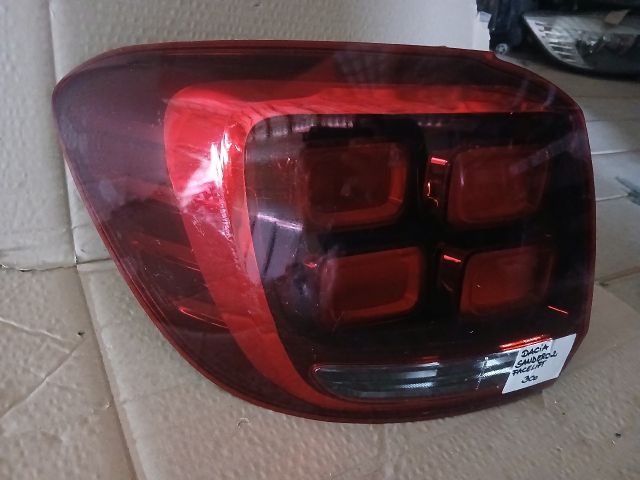 bontott DACIA SANDERO Bal Hátsó Lámpa