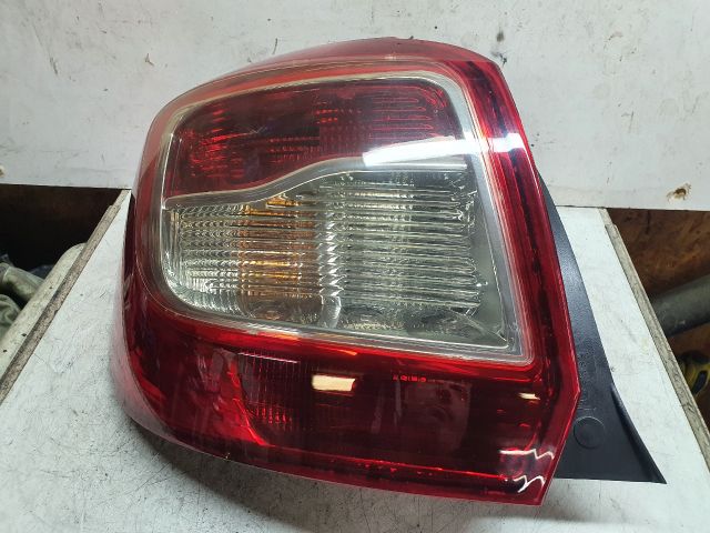 bontott DACIA SANDERO Bal Hátsó Lámpa