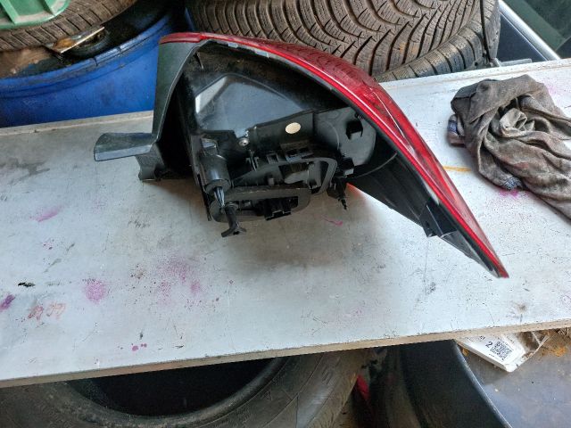 bontott DACIA SANDERO Bal Hátsó Lámpa