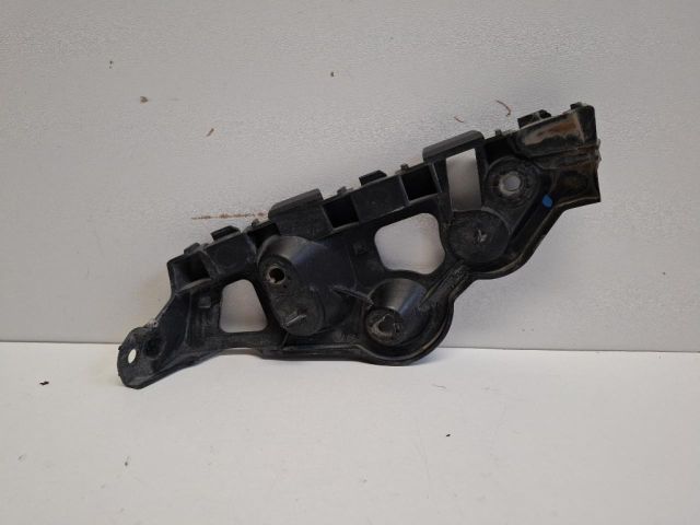 bontott DACIA SANDERO Bal hátsó Oldal Lökhárító Tartó (Műanyag)