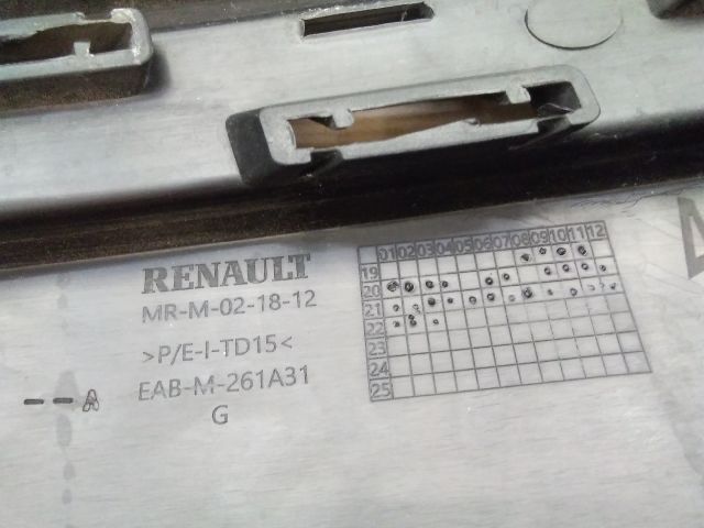 bontott DACIA SANDERO Bal Ködlámpa Rács