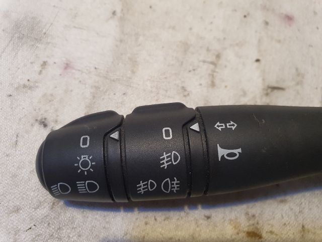 bontott DACIA SANDERO Bal Kormánykapcsoló Irányjelző