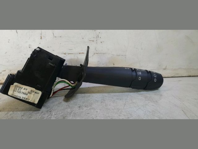 bontott DACIA SANDERO Bal Kormánykapcsoló Irányjelző