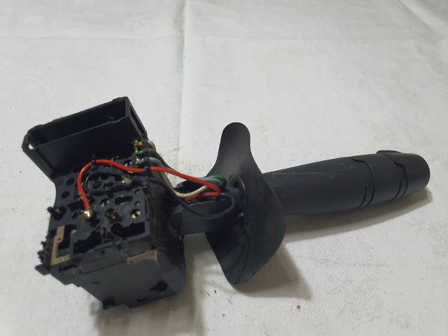 bontott DACIA SANDERO Bal Kormánykapcsoló Irányjelző