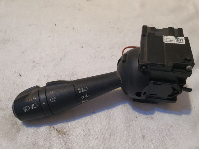 bontott DACIA SANDERO Bal Kormánykapcsoló Irányjelző