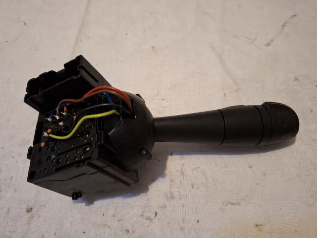 bontott DACIA SANDERO Bal Kormánykapcsoló Irányjelző