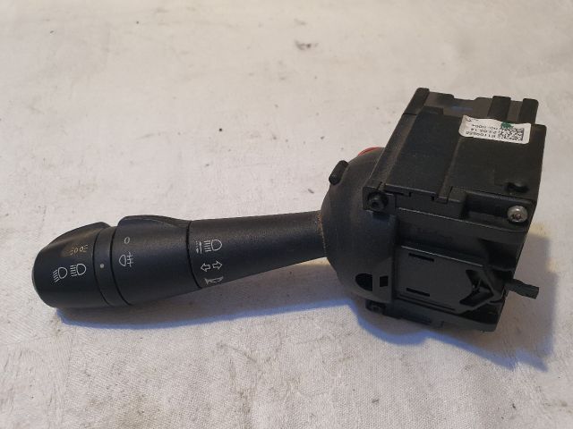 bontott DACIA SANDERO Bal Kormánykapcsoló Irányjelző