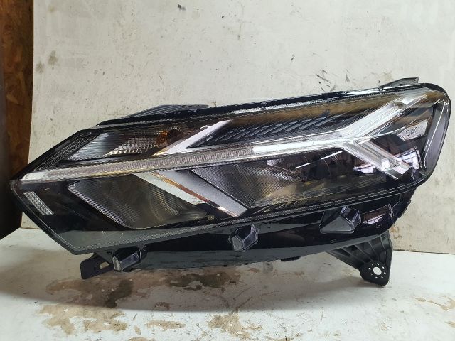 bontott DACIA SANDERO Bal Ledes Fényszóró