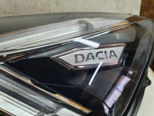 bontott DACIA SANDERO Bal Ledes Fényszóró