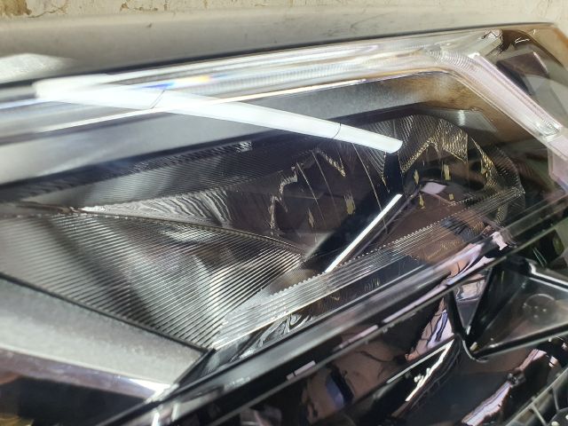 bontott DACIA SANDERO Bal Ledes Fényszóró