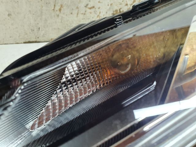 bontott DACIA SANDERO Bal Ledes Fényszóró