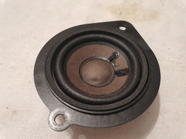 bontott DACIA SANDERO Bal Műszerfal Hangszóró