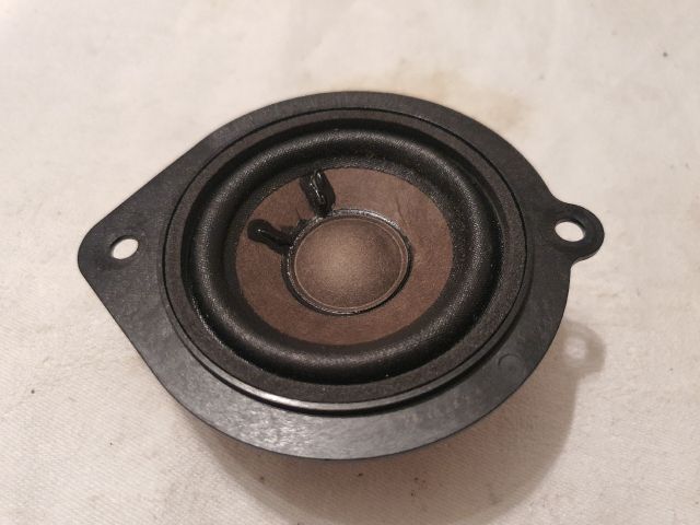 bontott DACIA SANDERO Bal Műszerfal Hangszóró