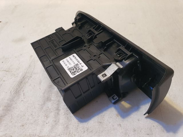 bontott DACIA SANDERO Bal Szellőző