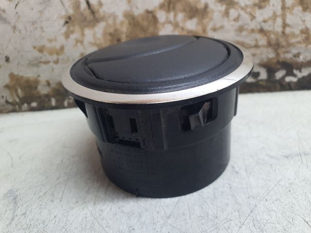 bontott DACIA SANDERO Bal Szellőző