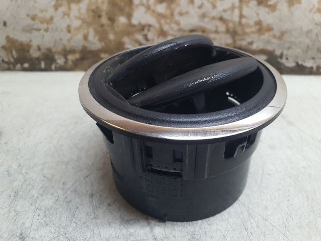 bontott DACIA SANDERO Bal Szellőző