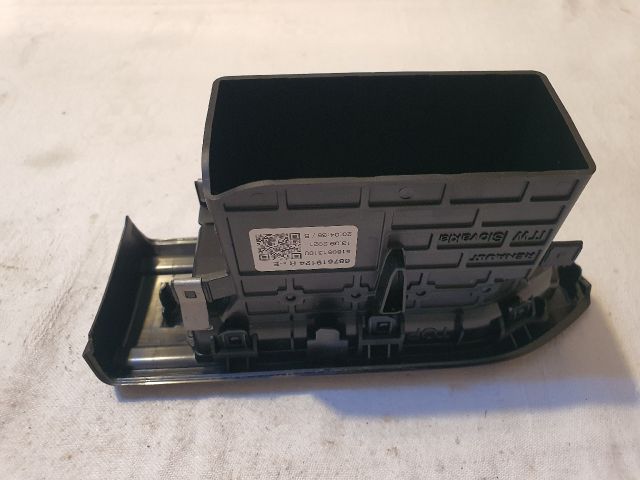 bontott DACIA SANDERO Bal Szellőző