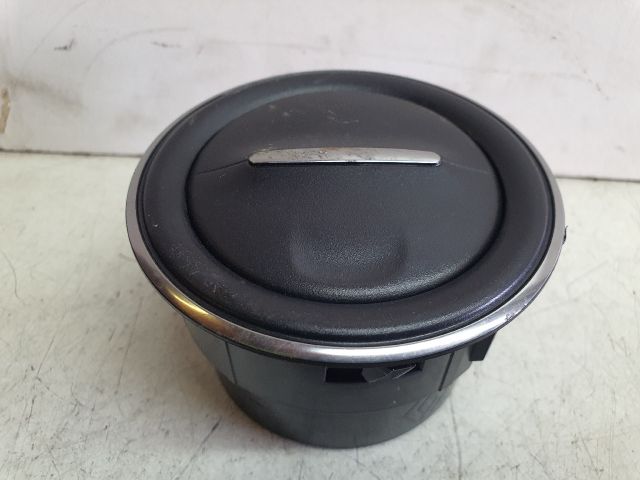 bontott DACIA SANDERO Bal Szellőző